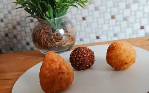 Cento de salgadinhos fritos ( 3 sabores) 