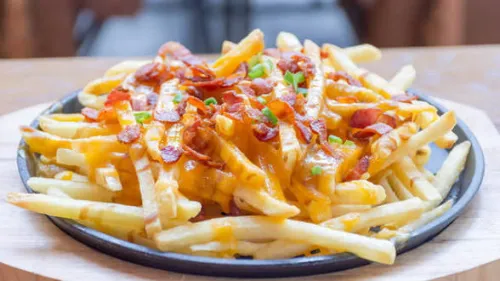 Fritas c/ cheddar e bacon