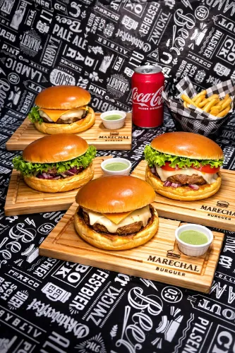 Familia MARECHAL 2 Salad +2 MARECHAL BURGUER Fritas + Coca 2L