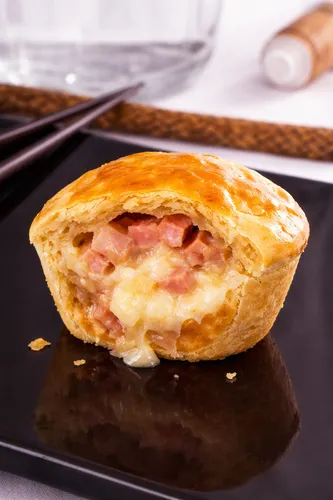 Empada Média Bacon com Queijo