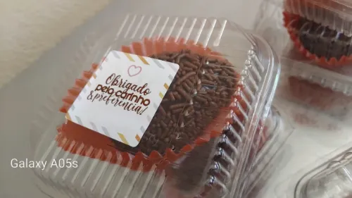 COXINHA DE BRIGADEIRO COM MORANGO