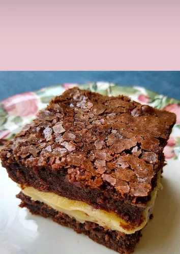 Sanduíche de Brownie Recheado com Brigadeiro de Leite Ninho