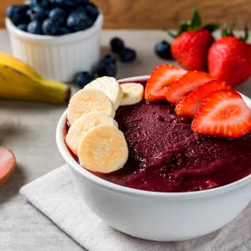 AÇAI BATIDO COM MORANGO