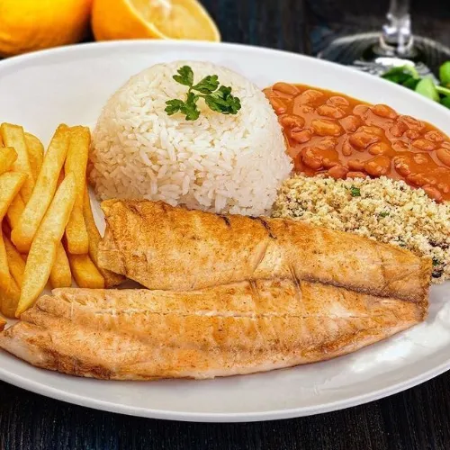 Filé de Frango Grelhado + Fritas + 1 Coca-Cola Grátis