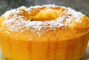 Bolo de Fubá com Coco