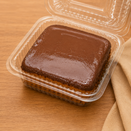  1 Bolo de cenoura com cobertura de chocolate 