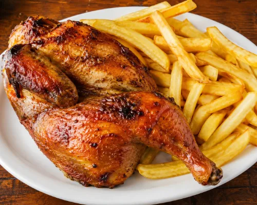 MEIO FRANGO COM FRITAS