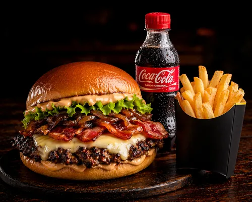 SMASH BURGUER BACON + FRITAS P + REFRIGERANTE 200ML