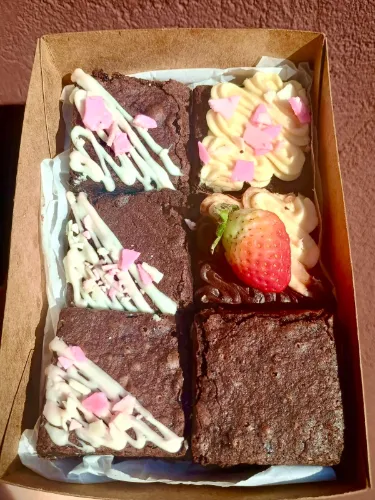 CAIXA KIT BROWNIE ENAMORADOS