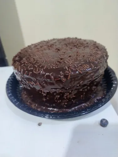 Bolo caseiro 12cm com cobertura 